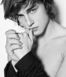 Beauty of boys in black and white 5dc1d1352546a.jpg