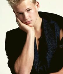 Just beauty of boys 5dd422f66244a.jpg
