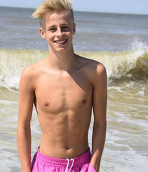 Just beauty of boys 5de05ab7be6c0.jpg
