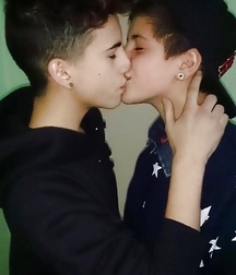 Kiss & Love 1 5cf10f8d85a84.jpg
