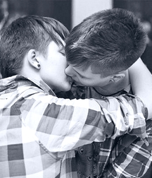 Kiss & Love 1 5cf10f9fb8c64.jpg