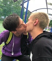 Kiss & Love 2 5cf10ff514814.jpg