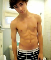 Boys in Underwear 10 5d99f5bf6822e.jpg