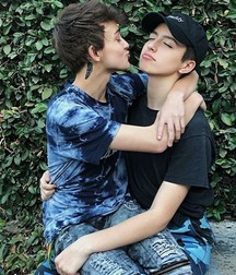 Kiss & Love 4 - boys gay porn 5e9b130fc103f.jpg