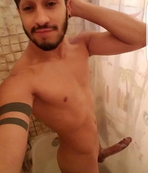 more beautiful boys  5a8b7dc09f65e.jpg