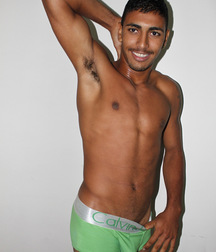 Uploaded by:meninosdobrasil 5936e79333b28.jpg