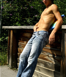Alex 59501893803ee.jpg