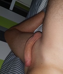 He its me 596b6888a9412.jpg