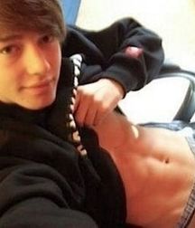 Sexy boys Day 7!! 59401ef26b0f7.jpg