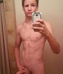 Selfie Boys 1 59593579d3fdb.jpg