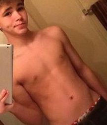 Selfie Boys 1 5959358a5cac3.jpg