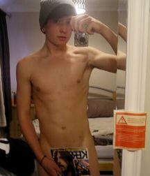 Selfie Boys 1 595935904bcde.jpg