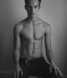 Sexy Models--Frederik Ruegger! 596940345adb8.jpg