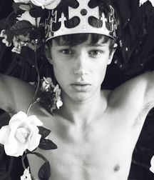 Hot boys in Black and White! 597cff792415e.jpg