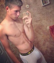 Selfie Boy 3!! 59f7a6d2ce48a.jpg