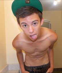 Sexy Boys 40--Shirtless Boys!! 5a00e4a563440.jpg