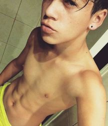 Sexy Boys 40--Shirtless Boys!! 5a00e4aaa71ef.jpg