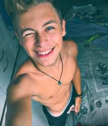 Selfie Boys 7!! 5a08982578fa5.jpg