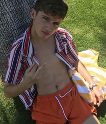 Out and famous 2--Troye!! 5a2d8ccb8078d.jpg