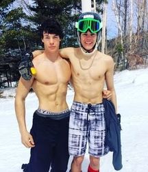 Sexy Snow Boys! 5a39912922730.jpg