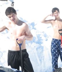 Sexy Snow Boys! 5a39912c7c37f.jpg