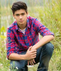 Photogenic Boys 7!! 5a6e04816772f.jpg