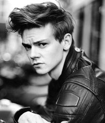 Celeb Hotties 2--Thomas! 5a72628bb60dc.jpg