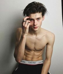 Hottie Fabian!  5a8e1da662c83.jpg