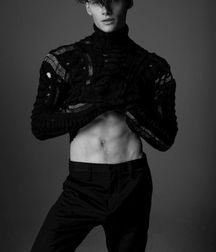 Hottie Fabian!  5a8e1da87bc7d.jpg