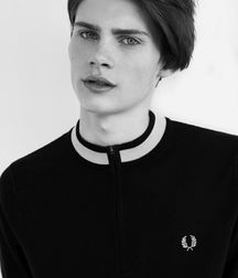 Hottie Fabian!  5a8e1dace093f.jpg