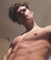 Hottie Fabian!  5a8e1dade57c8.jpg