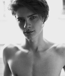 Hottie Fabian!  5a8e1daee5dae.jpg