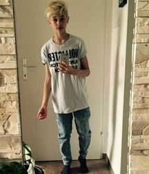 Sexy Boys 77!!  Cute faces!! 5ac3ffd11e87c.jpg