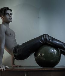 Sexy Boys 78!! Leather Hotties! 5acbef0593d6f.jpg