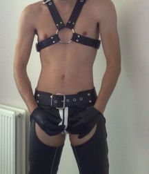 Sexy Boys 78!! Leather Hotties! 5acbef104ee91.jpg