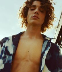 Sexy Matthew! Wild hair and all!!