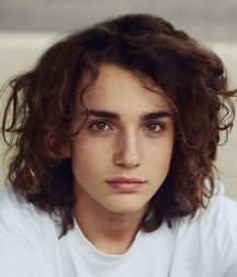 Sexy Matthew! Wild hair and all!! 5b14634324bf4.jpg