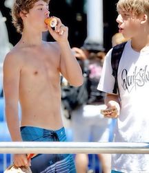 Sexy Boys 98!!  Friends N Lovers!  5b2972cf12f4b.jpg