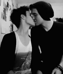 Boys in Love!! GIF boys!! 5bccf0aae2e78.gif