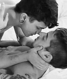 Boys in Love!! GIF boys!! 5bccf0cbbbb02.gif