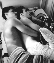 Boys In Love!! Black and White!! 5bccf44b09f2c.jpg