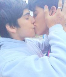 Boys In Love!! In Living Color!! 5bccf4974104c.jpg