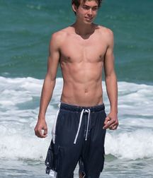 Random Hotties 20!! 5bf96205409db.jpg