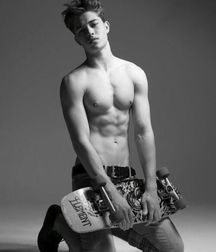 Photogenic Boys 22!!  5c1e38be12956.jpg