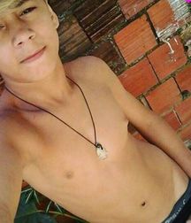 Random Hotties 25!! 5c20caf9cd408.jpg