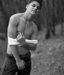 Photogenic Boys 24!! 5c2806f2d3752.jpg