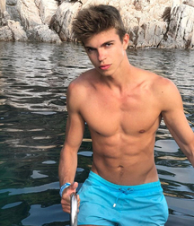 Hotties 3 5b79d65da8325.jpeg