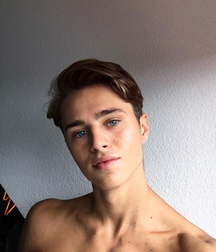 Hotties 5 5b7cd2c391b98.jpeg