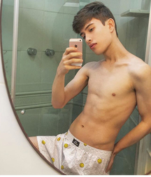 Hotties 5 5b7cd2c9eb965.jpeg