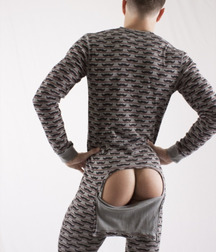 young ass eating 2 597b7aa744248.jpg